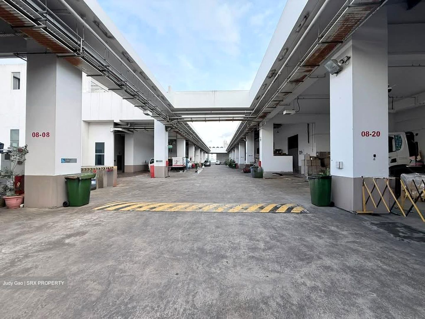 8B @ Admiralty (D27), Factory #587105661